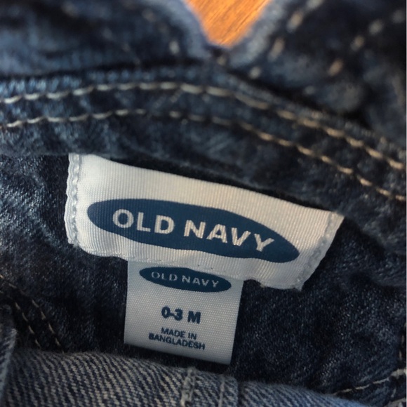 ❄️3/$25 Old Navy 0-3M denim shortalls - Picture 2 of 2